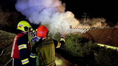 111 Bauernhof in Flammen