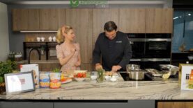 OÖ Kocht Lachs Spargel Erdbeere