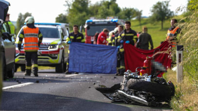 111 Motorrad Unfall Überholen
