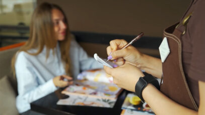 111 Schwarzarbeit AMS