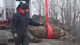 111 Bombe Industriezeile