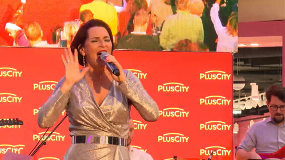 Plus City Maya Hakvoort